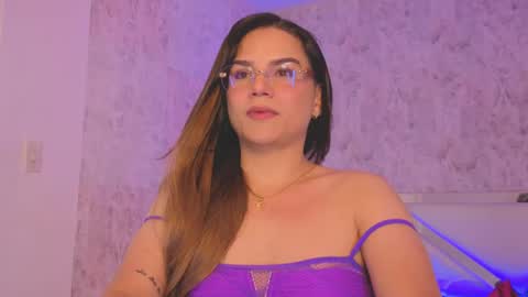 Snapshot of april_summer_ chatting on May 21, 2026, 10:06 pm Isabella online show from May 21, 2026, 10:06 pm