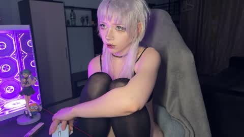 april online show from July 22, 2026, 8:44 pm