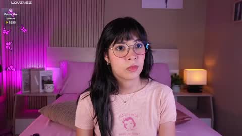 aprilqueenie online show from May 18, 2026, 7:31 pm