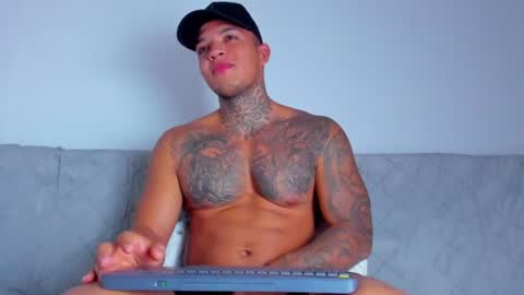 AquilesElpapi online show from July 16, 2026, 10:32 am