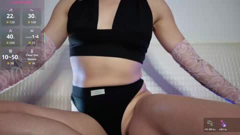 Snapshot of aria_desire chatting on June 6, 2026, 10:14 pm Aria Desire online show from June 6, 2026, 10:14 pm