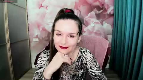 Snapshot of ariagrays chatting on June 27, 2026, 4:56 pm AriaGray online show from June 27, 2026, 4:56 pm