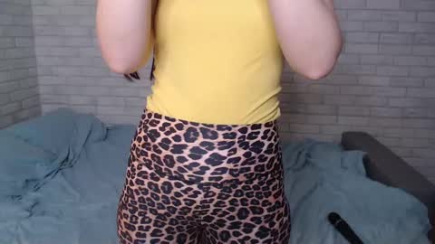 Snapshot of arianaxsky chatting on March 6, 2025, 4:28 pm ArianaxSky online show from March 6, 2025, 4:28 pm