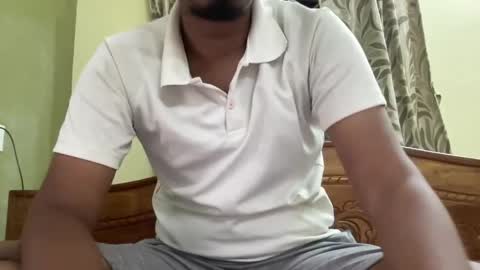aryan_980763874 online show from May 15, 2026, 11:34 pm