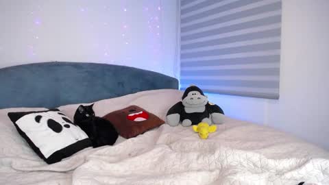  Aschly  online show from June 25, 2026, 5:12 am