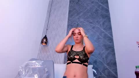 ashley_miller26 online show from May 14, 2026, 12:12 pm
