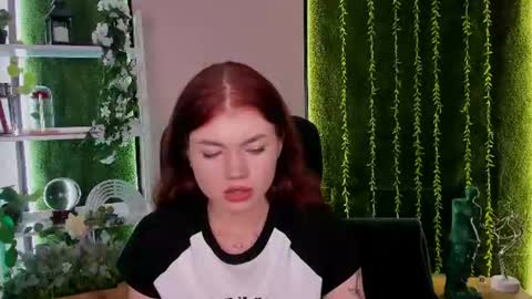 Snapshot of ashli_bright chatting on August 5, 2026, 7:06 pm Ashli online show from August 5, 2026, 7:06 pm