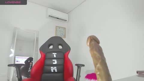 ashlynx1 online show from June 29, 2026, 3:23 pm