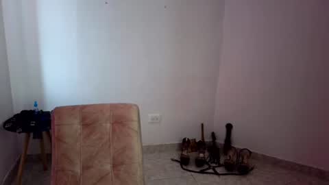 Snapshot of asiri_smith chatting on June 16, 2026, 4:42 pm Asiri online show from June 16, 2026, 4:42 pm