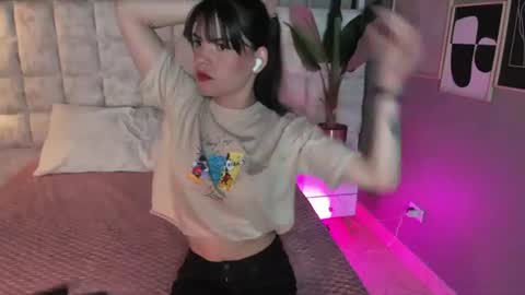 astrid_velle online show from July 2, 2026, 12:32 am