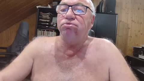 asusandy online show from June 12, 2026, 9:03 pm