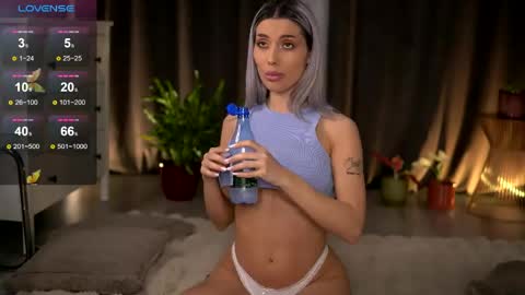Isabella online show from May 12, 2026, 6:21 am
