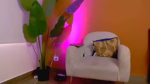 Snapshot of aveline_nuit chatting on June 19, 2026, 8:12 pm Hi im aqua is nice with me online show from June 19, 2026, 8:12 pm