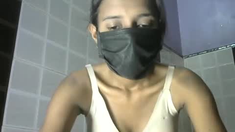 avery_lust01 online show from May 20, 2026, 5:02 am