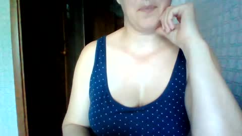 awesomeladyy online show from July 15, 2026, 8:52 am