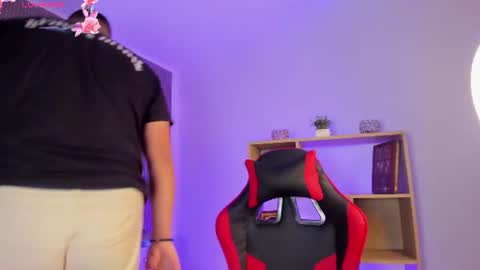 Snapshot of axel_grey_ chatting on July 13, 2026, 12:52 pm axel_grey_ online show from July 13, 2026, 12:52 pm