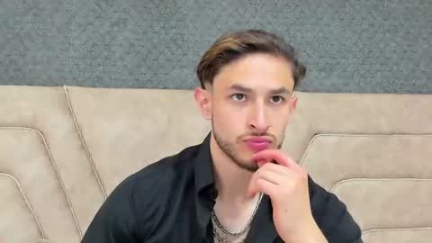 Axel  online show from June 18, 2026, 1:39 am
