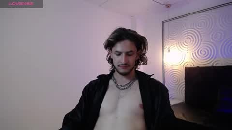 Axel  online show from July 2, 2026, 3:29 pm