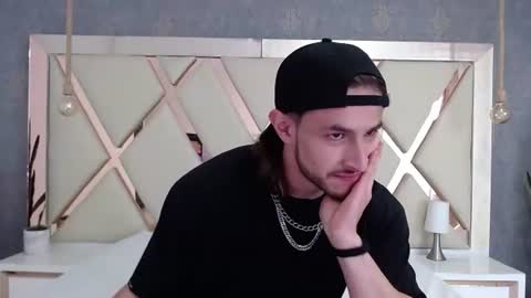 Axel  online show from July 9, 2026, 12:26 am