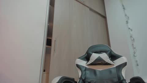 axelblaze_1 online show from March 28, 2026, 12:16 pm