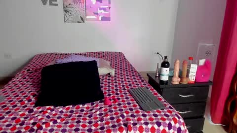 Snapshot of aylah_beckham chatting on June 1, 2026, 11:23 am aylah_beckham online show from June 1, 2026, 11:23 am
