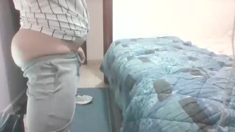 bboy3333333 online show from February 8, 2025, 1:01 pm