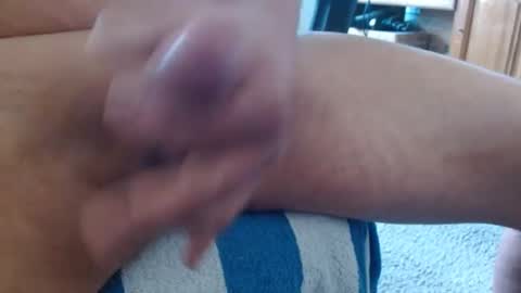 Snapshot of beachguy2424 chatting on July 3, 2026, 3:51 pm beachguy2424 online show from July 3, 2026, 3:51 pm