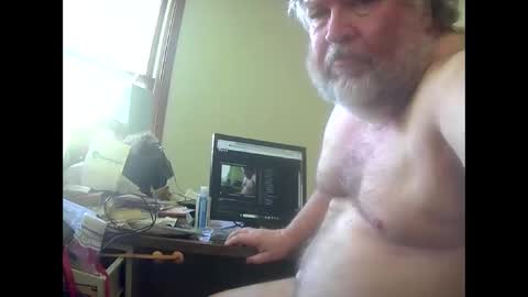 Snapshot of bear8620 chatting on May 28, 2026, 2:58 pm bear online show from May 28, 2026, 2:58 pm