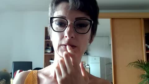 Raluca online show from July 5, 2026, 2:57 pm