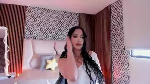 Snapshot of beella_tay1 chatting on July 11, 2026, 12:30 pm BELLA online show from July 11, 2026, 12:30 pm