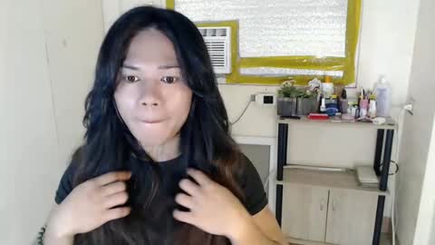 Snapshot of bella_ngo chatting on June 7, 2026, 10:19 am bella_ngo online show from June 7, 2026, 10:19 am