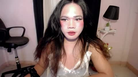 Snapshot of bella_ngo chatting on June 17, 2026, 2:58 am bella_ngo online show from June 17, 2026, 2:58 am