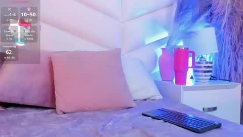 bella_peach_ online show from July 9, 2026, 8:29 am