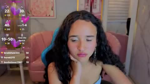 Snapshot of bella_vibes_s chatting on July 7, 2026, 7:23 am Bella online show from July 7, 2026, 7:23 am