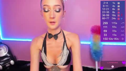 Bella White online show from January 19, 2026, 1:04 pm