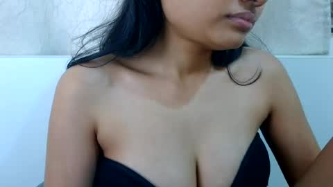 Snapshot of bellacrystall chatting on July 12, 2026, 10:28 am bellacrystall online show from July 12, 2026, 10:28 am