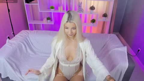 Bella online show from May 12, 2026, 8:11 am