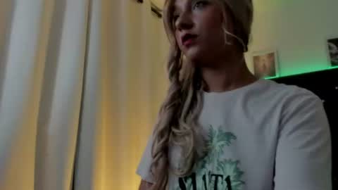 bellaroge online show from June 15, 2026, 5:31 am