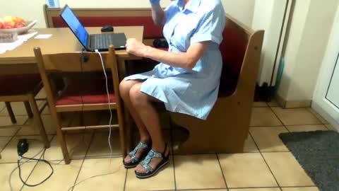 Bernadetanylon online show from July 16, 2026, 3:12 am