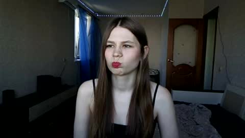 Snapshot of bethkallberg chatting on June 7, 2026, 11:14 am Leila online show from June 7, 2026, 11:14 am