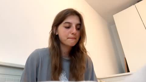 Lina online show from June 19, 2026, 5:06 pm