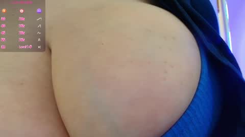 bigbittiesandfun online show from June 8, 2026, 12:58 am