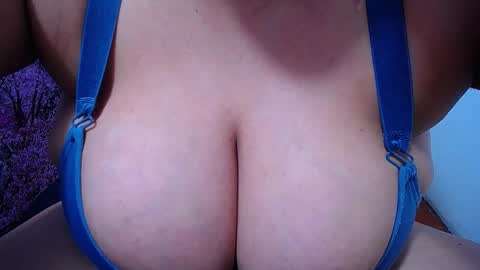  Sunny   online show from October 25, 2025, 10:26 pm