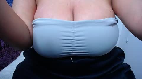  Sunny   online show from June 13, 2026, 3:04 am