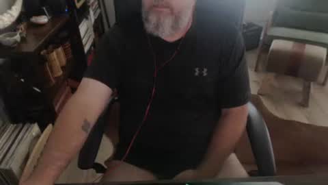 Snapshot of bighugmugg chatting on June 10, 2026, 10:52 pm bighugmugg online show from June 10, 2026, 10:52 pm