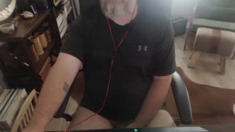 Snapshot of bighugmugg chatting on June 23, 2026, 9:57 pm bighugmugg online show from June 23, 2026, 9:57 pm