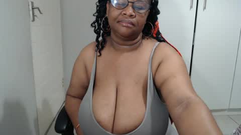 Lona online show from July 20, 2026, 3:10 am