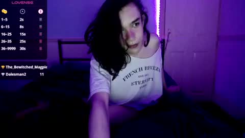straything online show from June 10, 2026, 8:52 pm