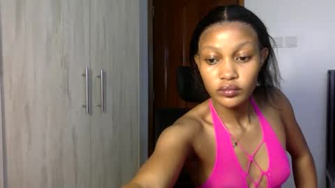 Hot ronn online show from April 7, 2026, 3:56 pm