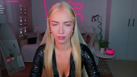 Nessa online show from August 7, 2026, 1:02 pm